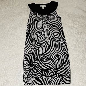 White House Black Market Womens Dress - Has Pockets! - Size XS Generous Fit